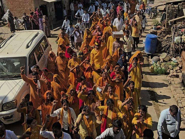 Daranagar Bhagwat Katha | Kalash Yatra Begins With Akhilesh Maharaj