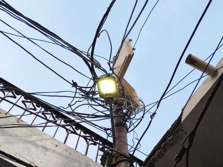 Aligarh Ward 42 News | Street Lights On During Day Cause Electricity Waste