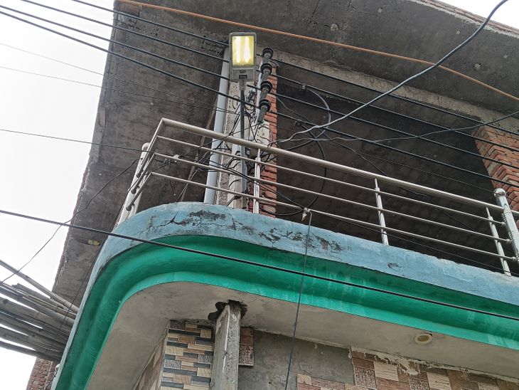 Aligarh Islamnagar Ward 48 Street Light Issue | Nagar Nigam Complaint