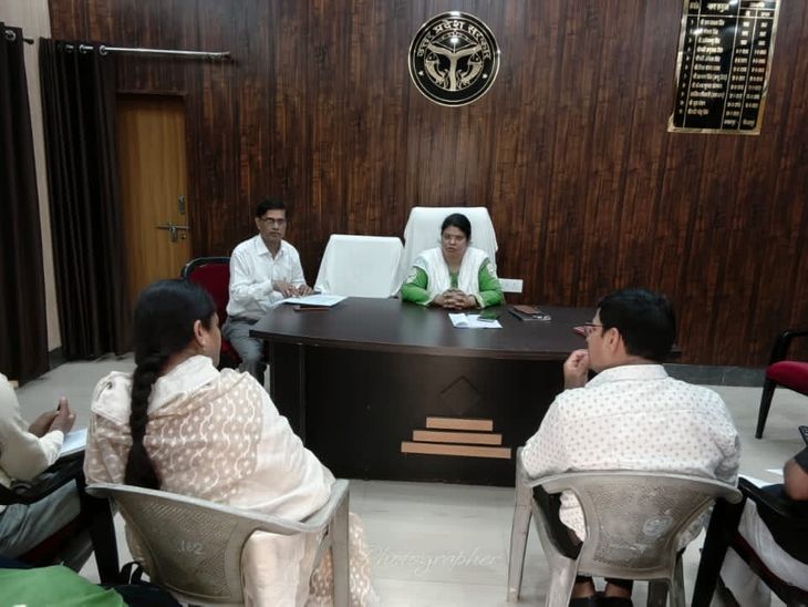 Jamalpur Review Meeting: Rakshita Singh Reviews PM Awas Yojana & Family ID