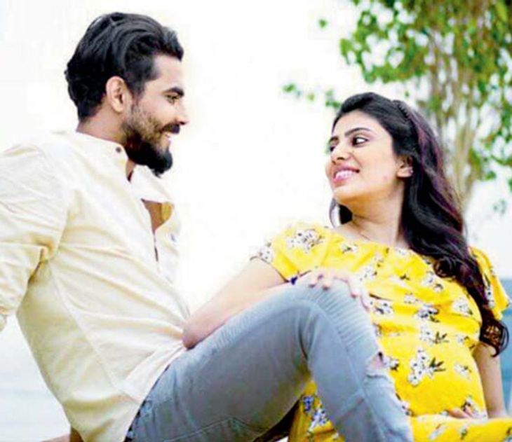 Story about wife of Ravindra Jadeja Riva | कोट्यधीश वडिलांची एकुलती एक ...