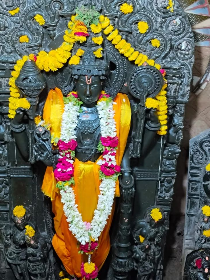 3 km queue at Kapari, crowd at Kesapuri for darshan of Kesavaraja