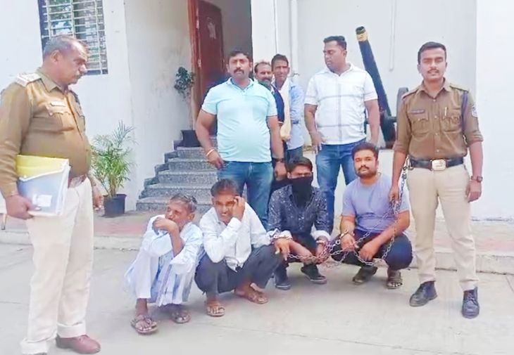 म.प्र.तील चोरीच्या दुचाकींचा जामनेरात वापर; खादगावचे चौघे आरोपी ताब्यात:  जामनेर पोलिसांत गुन्हा दाखल; चोरीचे रॅकेट उघडकीस येण्याची शक्यता‎ – Jalgaon News