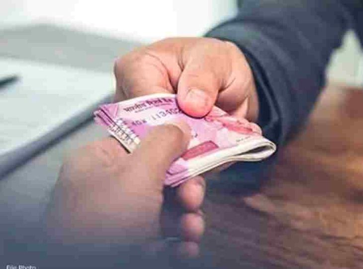 प्रकल्पबाधितांकडून दीड लाखाची लाच घेणारी महिला लिपिक अटकेत: आठ जणांचे प्रस्ताव, एका प्रस्तावासाठी मागितले होते 50 हजार – Pune News प्रकल्पबाधितांकडून दीड लाखाची लाच घेणारी महिला लिपिक अटकेत: आठ जणांचे प्रस्ताव, एका प्रस्तावासाठी मागितले होते 50 हजार – Pune News