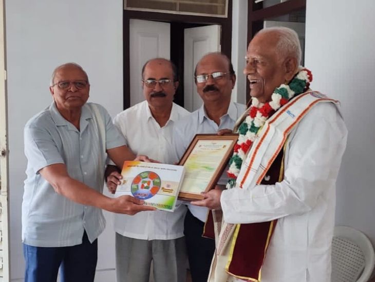 विधिमंडळातील आवाजाला सलाम: समाजकार्य शिक्षकांचे प्रश्न सोडवणाऱ्या प्रा. बी.टी. देशमुख यांचा मास्वेतर्फे गौरव – Amravati News विधिमंडळातील आवाजाला सलाम: समाजकार्य शिक्षकांचे प्रश्न सोडवणाऱ्या प्रा. बी.टी. देशमुख यांचा मास्वेतर्फे गौरव – Amravati News