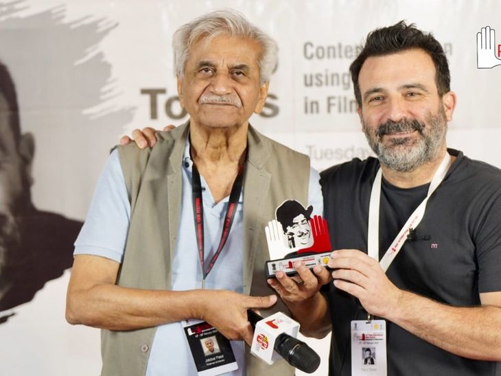 पुणे चित्रपट महोत्सवात एआयचा कमाल: स्पेनच्या दिग्दर्शकाने एक मिनिटात बनवला ‘चाय अँड सिक्रेट’ चित्रपट – Pune News पुणे चित्रपट महोत्सवात एआयचा कमाल: स्पेनच्या दिग्दर्शकाने एक मिनिटात बनवला ‘चाय अँड सिक्रेट’ चित्रपट – Pune News