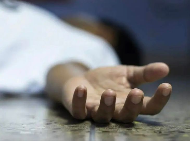 42-year-old woman dies while crossing road in front of Grape Research Center | पुणे-सोलापूर रस्त्यावर रिक्षाची धडक: द्राक्ष संशोधन केंद्रासमोर रस्ता ओलांडताना ४२ वर्षीय महिलेचा मृत्यू – Pune News