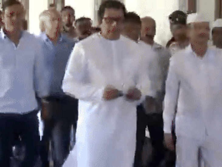 Raj Thackeray On Mumbai Municipal Corporation Elections, Meeting With Municipal Commissioner, Mumbai Mns | मनपा निवडणुकीसाठी राज ठाकरे मैदानात: पाच वर्षांनंतर मुंबई मनपात दाखल; आयुक्तांची भेट घेत केबलवरील कर आणि रुग्णालयातील परप्रांतीयांचा मुद्दा मांडला – Mumbai News