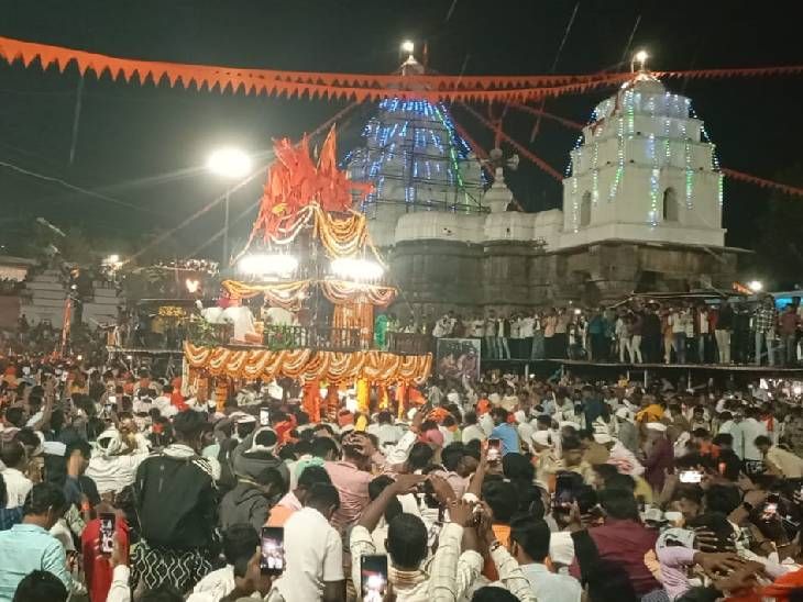 औंढा नागनाथ येथे रथोत्सव कार्यक्रम उत्साहात:  लाखो भाविकांची उपस्थिती, हर हर महादेवच्या गजराने मंदिर परिसर दुमदुमला – Hingoli News