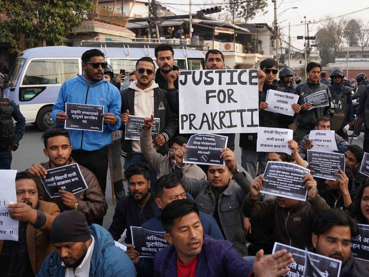 नेपाळी विद्यार्थिनीची आत्महत्या, सरकारला घेरण्याची तयारी:  नेपाळ भारताशी चर्चा केली; ओरिसा पोलिसांनी वडिलांना एक महिन्याचे आश्वासन दिले