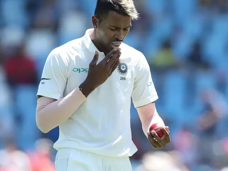 Ban on spitting on the ball to be lifted in IPL | IPL मध्ये चेंडूवर ...