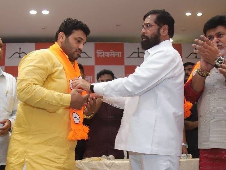 अखेर चंद्रहार पाटलांचा शिंदे गटात जाहीर प्रवेश:  एकनाथ शिंदेंचे टोलेबाजी करत जोरदार भाषण, उद्धव ठाकरेंवर साधला निशाणा – Mumbai News