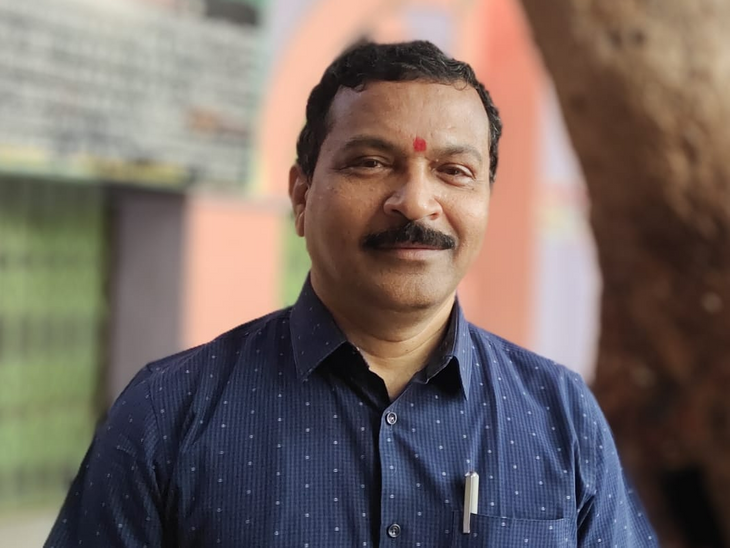 जिल्हाधिकारी दिलीप स्वामी सकाळीच पोहोचले कार्यालयात:  उशिरा येणाऱ्या कर्मचाऱ्यांची केली कानउघडणी, गैरहजर राहिलेल्यांचा पगारकपात – Chhatrapati Sambhajinagar News