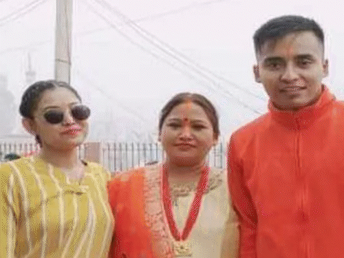 अहमदाबाद विमान अपघातात पाटण्याच्या मनीषाचा मृत्यू: एअर इंडियामध्ये एअर होस्टेस होती, बातमी मिळताच अहमदाबादला रवाना झाले कुटुंब अहमदाबाद विमान अपघातात पाटण्याच्या मनीषाचा मृत्यू: एअर इंडियामध्ये एअर होस्टेस होती, बातमी मिळताच अहमदाबादला रवाना झाले कुटुंब