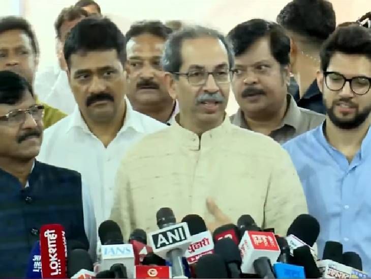 आम्ही एकत्र आल्याने भाजपच्या बुडाला आग लागली:  उद्धव ठाकरे यांचा घणाघात; फडणवीस विकृत व हिणकस प्रवृत्तीचे असल्याची टीका – Mumbai News