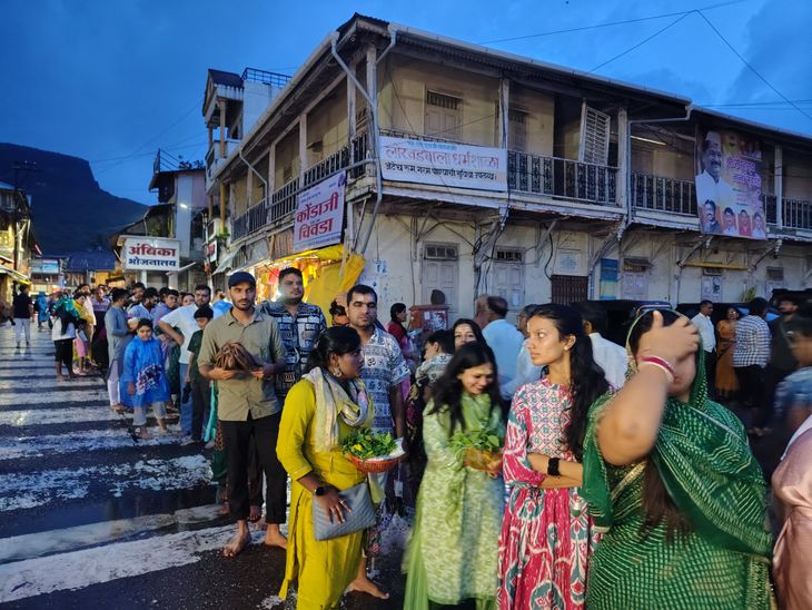 उत्तर भारतीयांचा श्रावण मास:  गर्दीमुळे त्र्यंबकराजाच्या दर्शनास ५ तास प्रतीक्षा – Nashik News