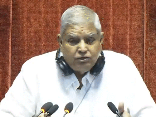 उपराष्ट्रपती जगदीप धनखड यांचा राजीनामा स्वीकारला:  संसदेतही पोहोचले नाही, निरोप समारंभाला उपस्थित राहणार नाहीत; विरोधक म्हणाले- आरोग्याचे नाही, तर वेगळे कारण