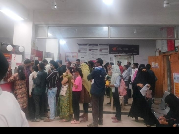 रक्षाबंधनामुळे टपाल कार्यालयात प्रचंड गर्दी:  ग्राहकांना दोन तासांहून अधिक प्रतीक्षा करावी लागतेय; अतिरिक्त काऊंटर सुरू – Amravati News