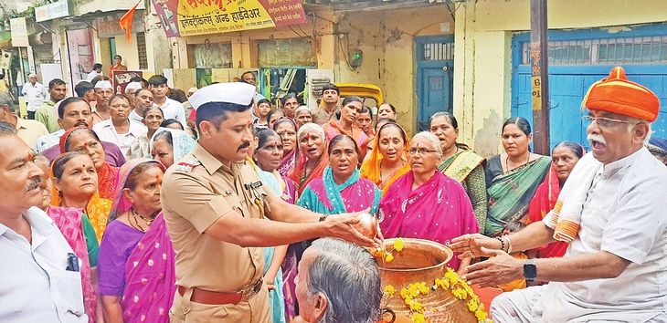 जलदिंडी काढून नवीन पाणीपुरवठा योजना कार्यान्वित झाल्याचा आनंद:  वरणगाव शहरातील सिद्धेश्वर महादेव मंदिर ते नागेश्वर मंदिरापर्यंत दिंडी – Jalgaon News