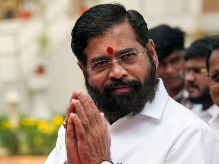 एकनाथ शिंदे म्हणजे कर्णा सारखे दानशूर:  शरद पवार गटाच्या आमदाराचे शिंदेंचे तोंडभरून कौतुक, राजकीय वर्तुळात चर्चांना उधाण – Solapur News