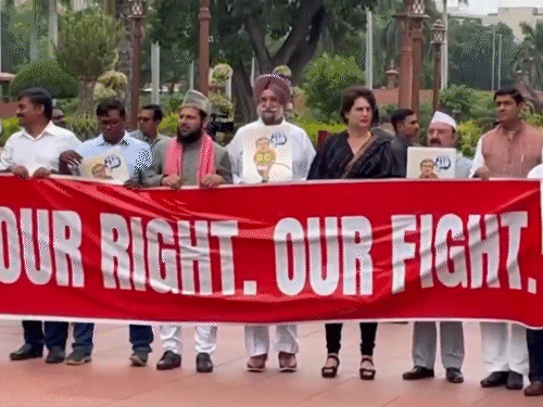 CISF कमांडोंवरून राज्यसभेत गोंधळ:  खरगे म्हणाले- निषेध करणे हा आमचा अधिकार, नड्डा म्हणाले- ही एक अलोकतांत्रिक पद्धत