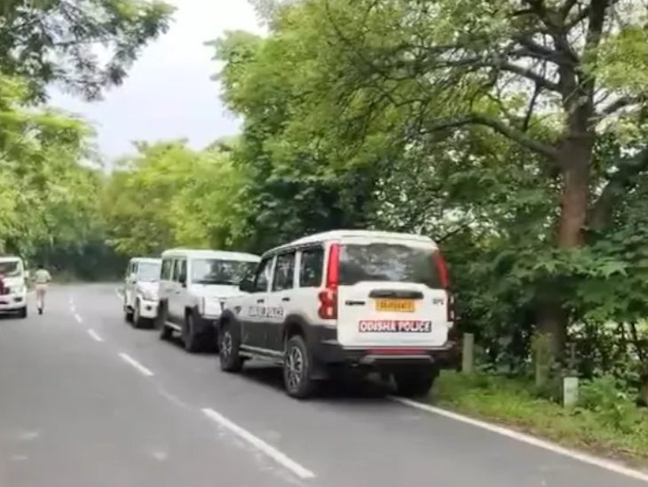 ओडिशातील अंगुलमध्ये आदिवासी महिलेवर सामूहिक बलात्कार:  आरोपींनी जबरदस्तीने अपहरण करून जंगलात नेले; 2 अल्पवयीन मुलांसह 3 जणांना अटक