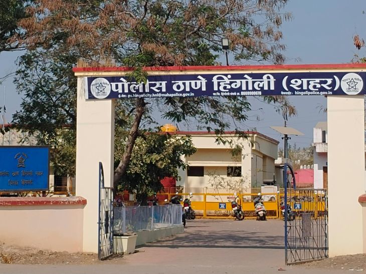 हिंगोलीत कापड दुकान फोडले:  चोरट्यांनी 50 पैठणी साड्या पळवल्या, पोलिस ठाण्यात गुन्हा दाखल – Hingoli News