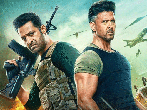 ‘वॉर 2’ चित्रपटावर सेन्सॉर बोर्डाची कात्री:  हृतिक-ज्युनियर NTR च्या चित्रपटात अनेक बदल, कियाराचा बिकिनी सीनही कापला