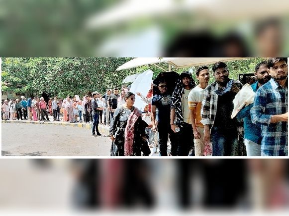 अजिंठा लेणीत बसेस अपुऱ्या:  पर्यटक तीन तास ताटकळले, दुपारनंतर वाढल्या; दिवसभरात 5 हजार पर्यटकांची भेट – Chhatrapati Sambhajinagar News