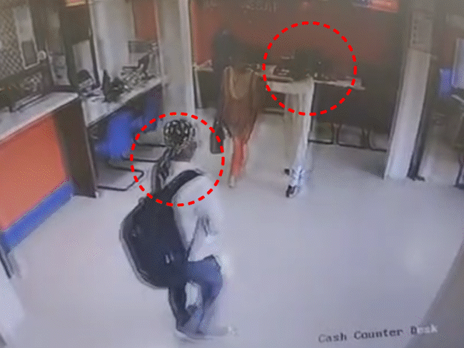 बँकेतून 14 कोटींचे सोने, 5 लाख रोकड लुटली:  जबलपूरमध्ये सशस्त्र गुन्हेगारांचा दरोडा, 15 मिनिटांत पळून गेले; 4 जिल्ह्यांत अलर्ट