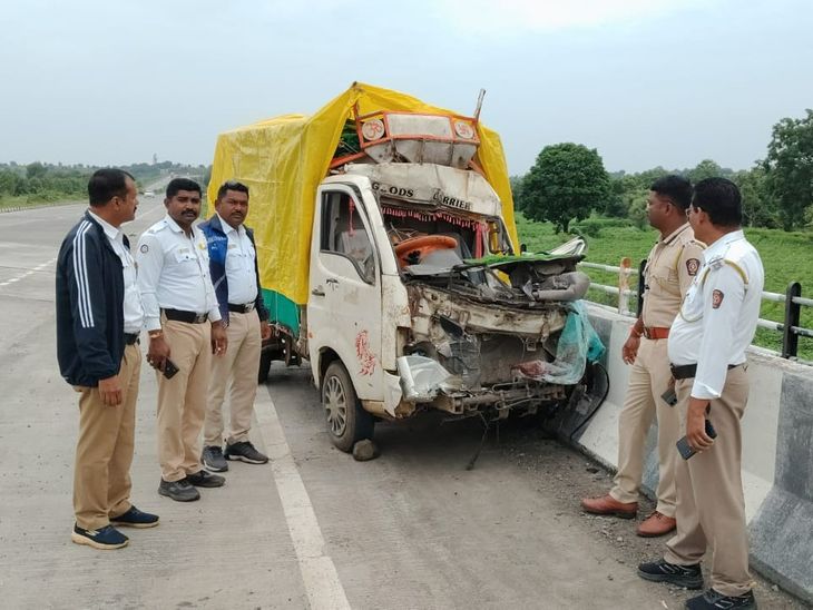 बासंबा फाटा शिवारात पुलावर पिकअपचा अपघात:  धाराशिवकडे जात असताना अमरावतीचे दोघे ठार – Hingoli News
