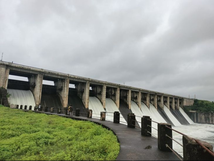 ​​​​​​हिंगोलीत 24 तासांत मुसळधार पाऊस:  30 पैकी 22 मंडळांमध्ये पाणीच पाणी, औंढा तालुक्यात पूल बंद, पिकांचे मोठे नुकसान – Hingoli News