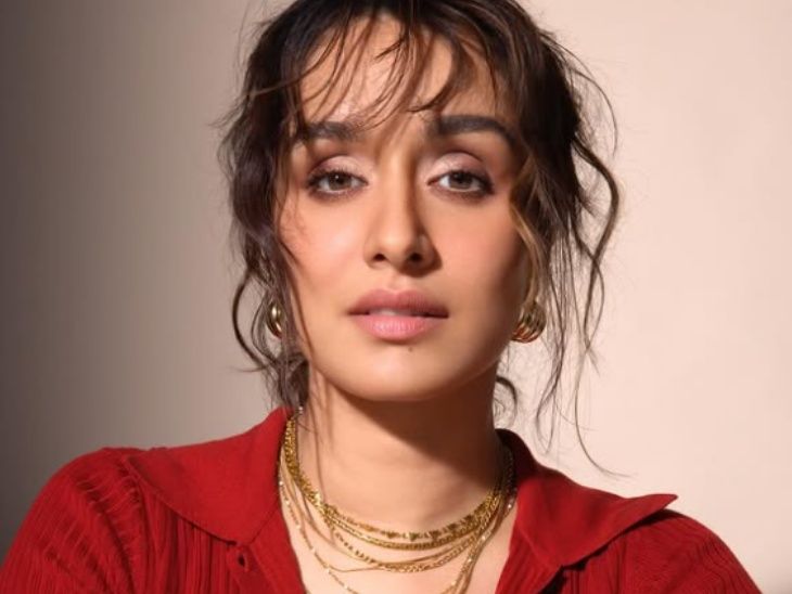 बनावट समजून ब्लॉक केले श्रद्धा कपूरचे खरे अकाउंट:  म्हणाली- स्वतःचेच अकाउंट वापरू शकत नाही, लिंक्डइनला वाटते की ते बनावट आहे