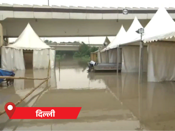 पाऊस-पुरामुळे उद्ध्वस्त, 15 फोटो:  दिल्लीत मदत छावण्या, स्मशानभूमी पाण्यात, छत्तीसगडमध्ये वृद्धाचा मृतदेह झुडपात आढळला