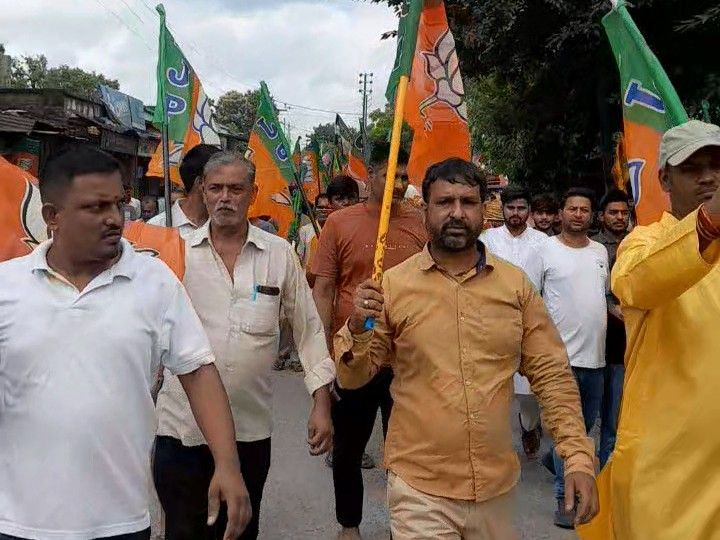 PM मोदींच्या आईचा अपमान केल्याबद्दल बिहार बंद:  हथुआमध्ये एनडीए कार्यकर्त्यांनी राहुल गांधींचा पुतळा जाळला