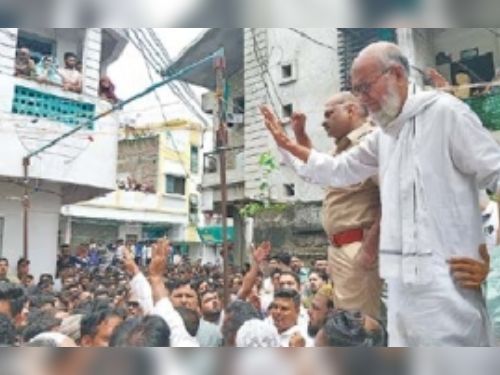 यावलला 5 वर्षीय मुलाची हत्या; जाळून मृतदेह पोत्यामध्ये कोंबला:  शेजारच्या तरुणाचे कृत्य, आरोपीच्या वडिलांची पोलिसांना माहिती – Mumbai News