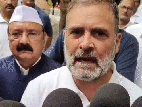 राहुल गांधी म्हणाले- मतचोरीचे स्फोटक पुरावे देऊ:  रायबरेलीत म्हणाले- हायड्रोजन बॉम्ब आला, तर सर्वकाही साफ होईल