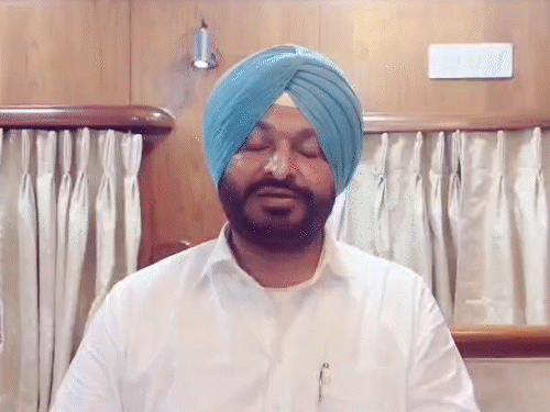 केंद्रीय मंत्री बिट्टू यांनी CM मान यांचे डिबेटचे चॅलेंज स्वीकारले:  म्हणाले- शिवीगाळ केली नाही, प्रश्नांची उत्तरे द्या; ठिकाण आणि चॅनेल तुम्ही ठरवा