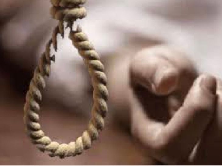 प्रेमाच्या नावाखाली पैशांची मागणी: विवाहित तरुणाच्या आत्महत्येप्रकरणी महिलेला अटक, मुलीवरही गुन्हा दाखल – Pune News प्रेमाच्या नावाखाली पैशांची मागणी: विवाहित तरुणाच्या आत्महत्येप्रकरणी महिलेला अटक, मुलीवरही गुन्हा दाखल – Pune News