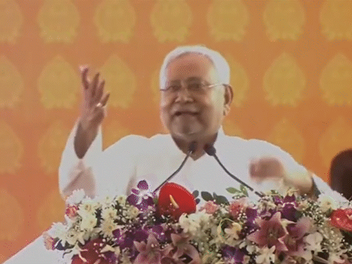‘राजद-काँग्रेस बिहारच्या सन्मान-अस्मितेसाठी धोका’:  मोदी म्हणाले- राज्याची तुलना बिडीशी केली; नितीश म्हणाले- उभे राहून पंतप्रधानांना अभिवादन करा