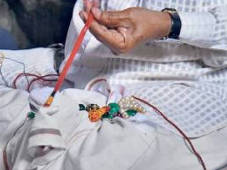 नवरात्रोत्सवात विठ्ठल-रुक्मिणी शिवकालीन दागिन्यांनी सजणार:  श्री विठ्ठल रुक्मिणी मातेचे पुरातन अलंकार गाठण्याच्या कामाला सुरूवात‎ – Solapur News