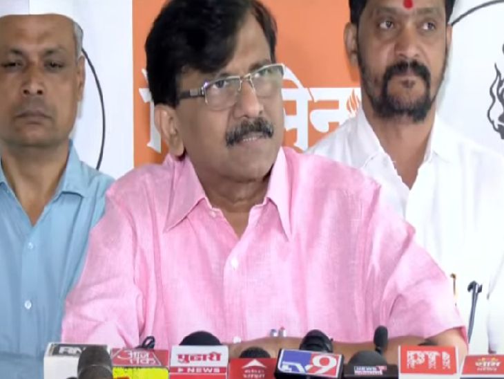 फडणवीसांचे मंत्रिमंडळ ‘कामचोर आणि बिनकामाचे’:  मुख्यमंत्री मुंबई, नागपुरात काय करतायत? सरकारने नांदेड, लातूरला जायला पाहिजे – संजय राऊत – Mumbai News