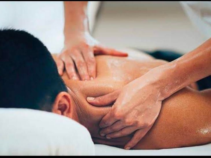 खराडीतील बहुमजली इमारतीत मसाज पार्लरच्या आड सुरू होता वेश्याव्यवसाय:  पोलिसांचा छापा, एका महिलेसह तिघांविरुद्ध गुन्हा दाखल – Pune News