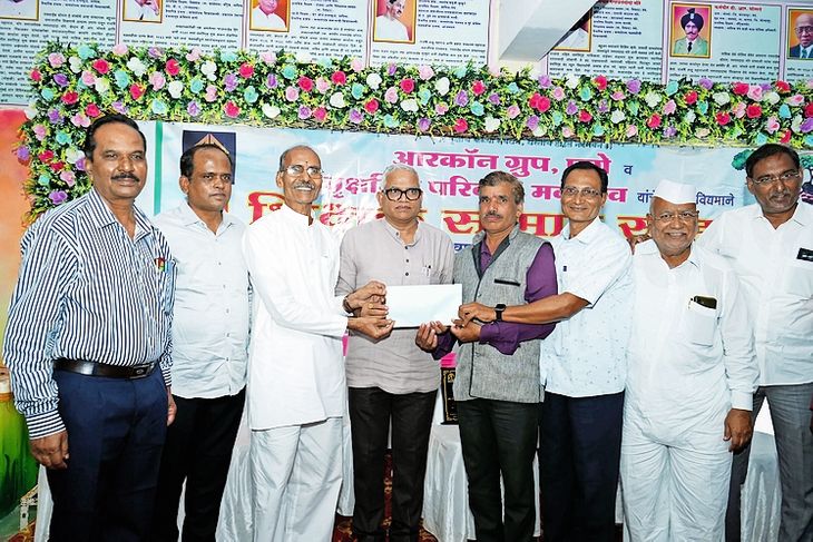 निवृत्त प्राचार्य दंडगव्हाळ यांच्याकडून वृक्षसंवर्धनासाठी 21 हजारांची मदत – Nashik News