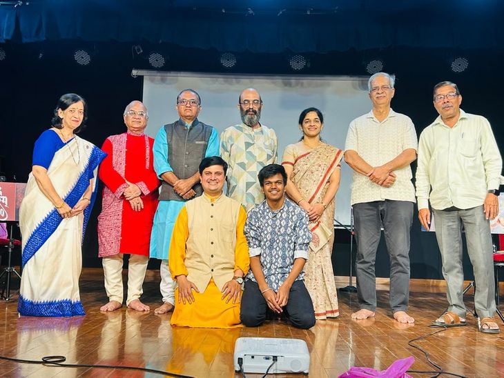 ‘वंदे मातरम्’च्या 150 वर्षांचा प्रवास रसिकांनी अनुभवला:  हिंदू महिला सभेच्या अमृत महोत्सवी कार्यक्रमात राष्ट्रगीताची गाथा सादर – Pune News