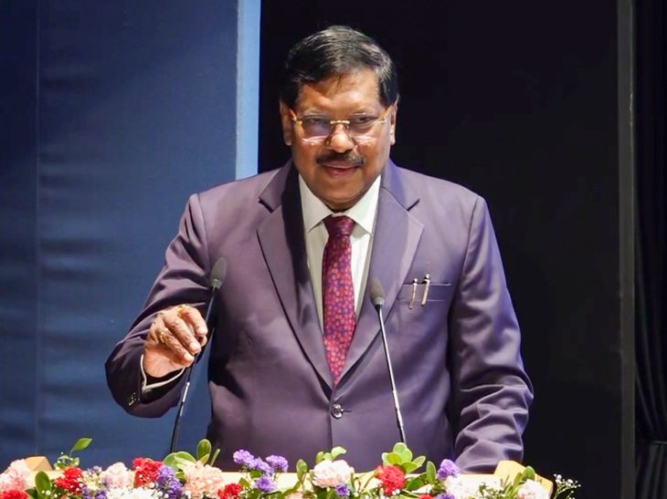 CJI म्हणाले- डिजिटल युगात मुली सर्वात असुरक्षित:  तंत्रज्ञान हे सक्षमीकरणाचे नव्हे तर शोषणाचे साधन बनले; पोलिसांना विशेष प्रशिक्षणाची आवश्यकता