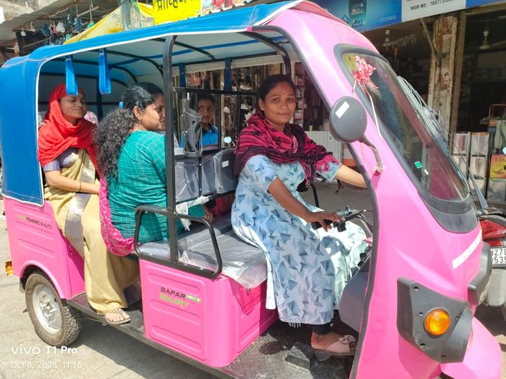 'Pink e-rickshaw' scheme launched in Achalpur, Princess Khandare ...
