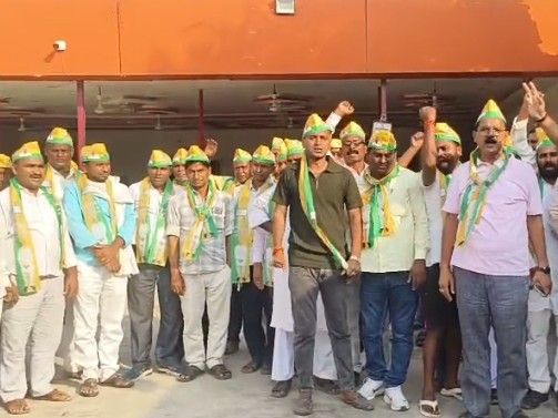 तेज प्रताप यादव उद्या महुआतून उमेदवारी अर्ज दाखल करणार:  जजद कार्यकर्त्यांनी रॅलीच्या तयारीबद्दल चर्चा केली
