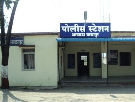 वसतिगृहात अल्पवयीन विद्यार्थिनीचा विनयभंग:  कळमनुरी तालुक्यातील घटना, एका शिक्षकासह दोघांवर आखाडा बाळापूर पोलिसांत गुन्हा – Hingoli News