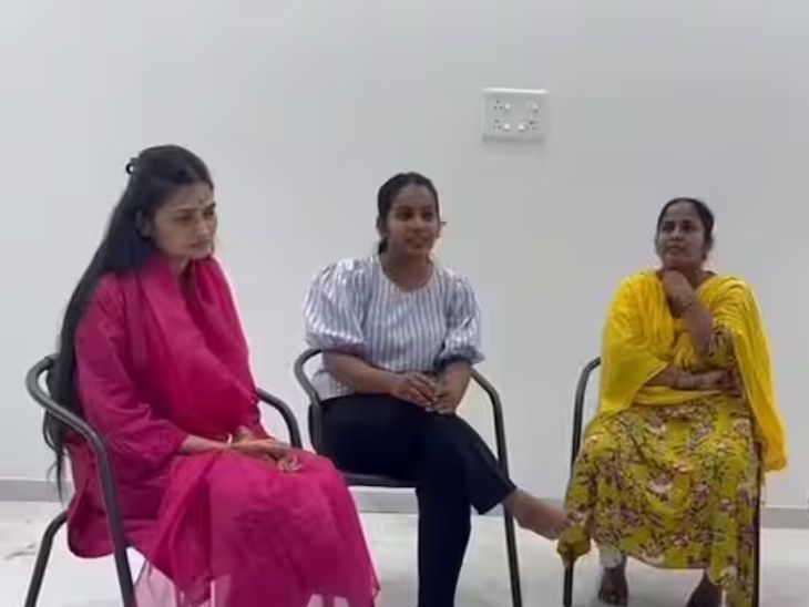 गौतमी पाटील आणि रिक्षाचालकाचे कुटुंब समेटले!:  अपघातानंतर झालेल्या वादावर पडदा; गौतमीने घेतली कुटुंबाची भेट, कुटुंबीयांकडून आभार – Pune News